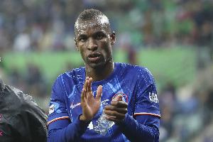 记者：杰克逊交易由1000万镑租借+强制买断改为1300万镑+选择买断